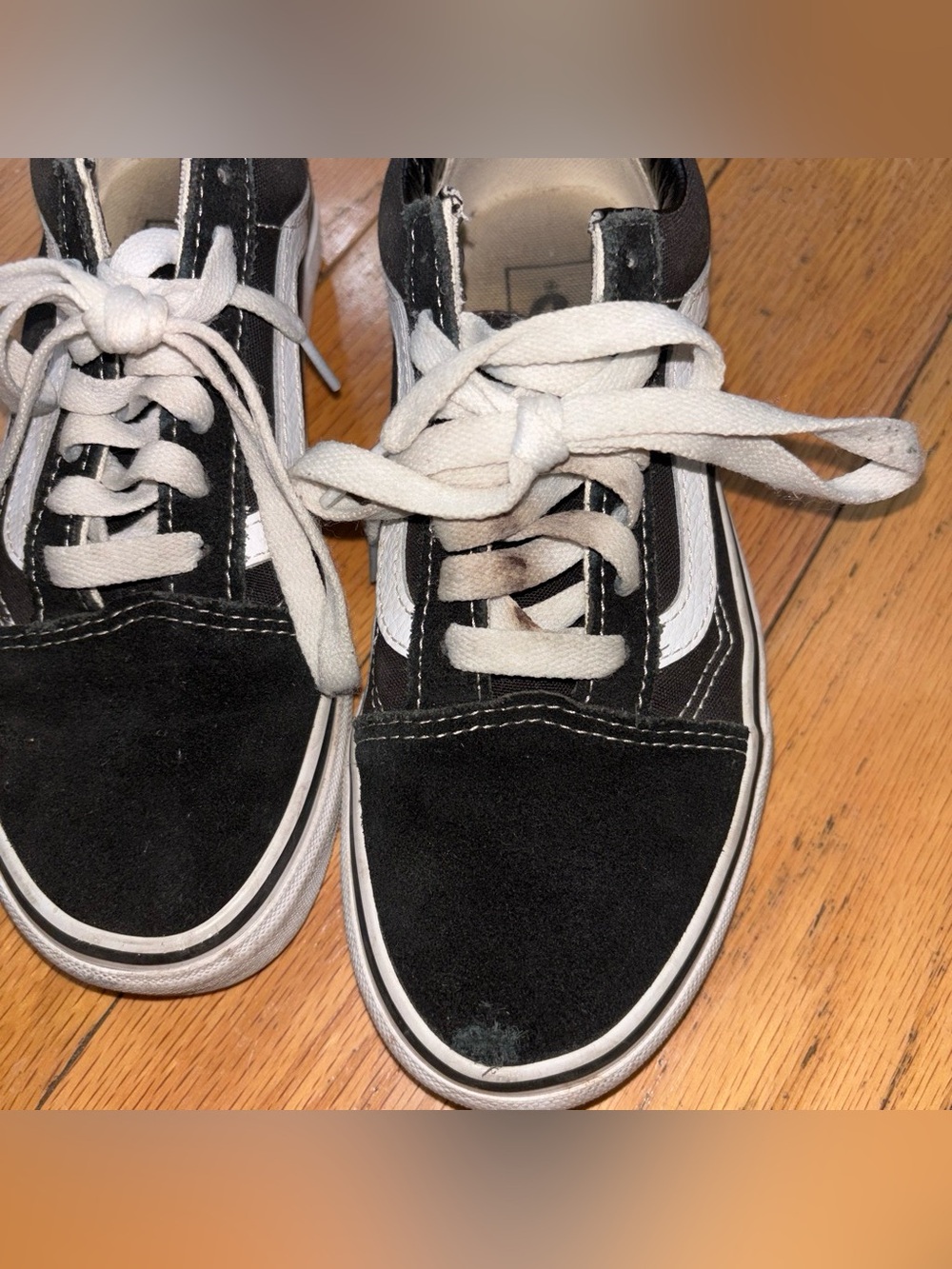 Gym shoes - Picture 3 of 4